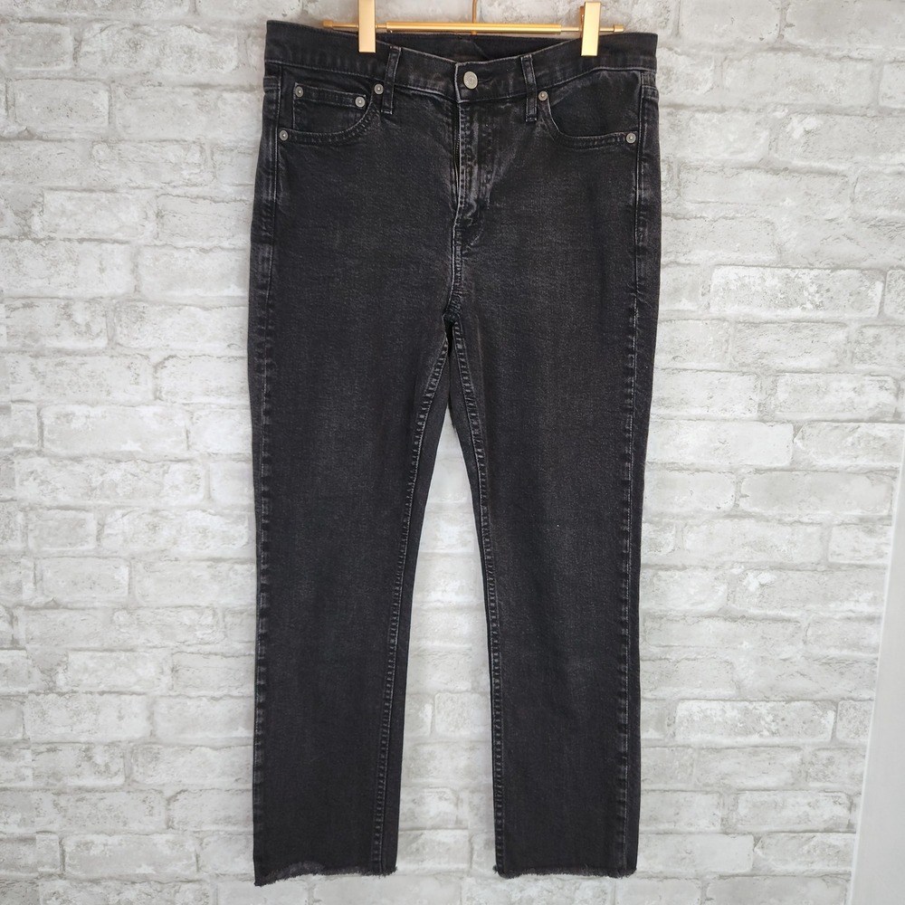 GAP Women's Straight Leg Jeans in Black